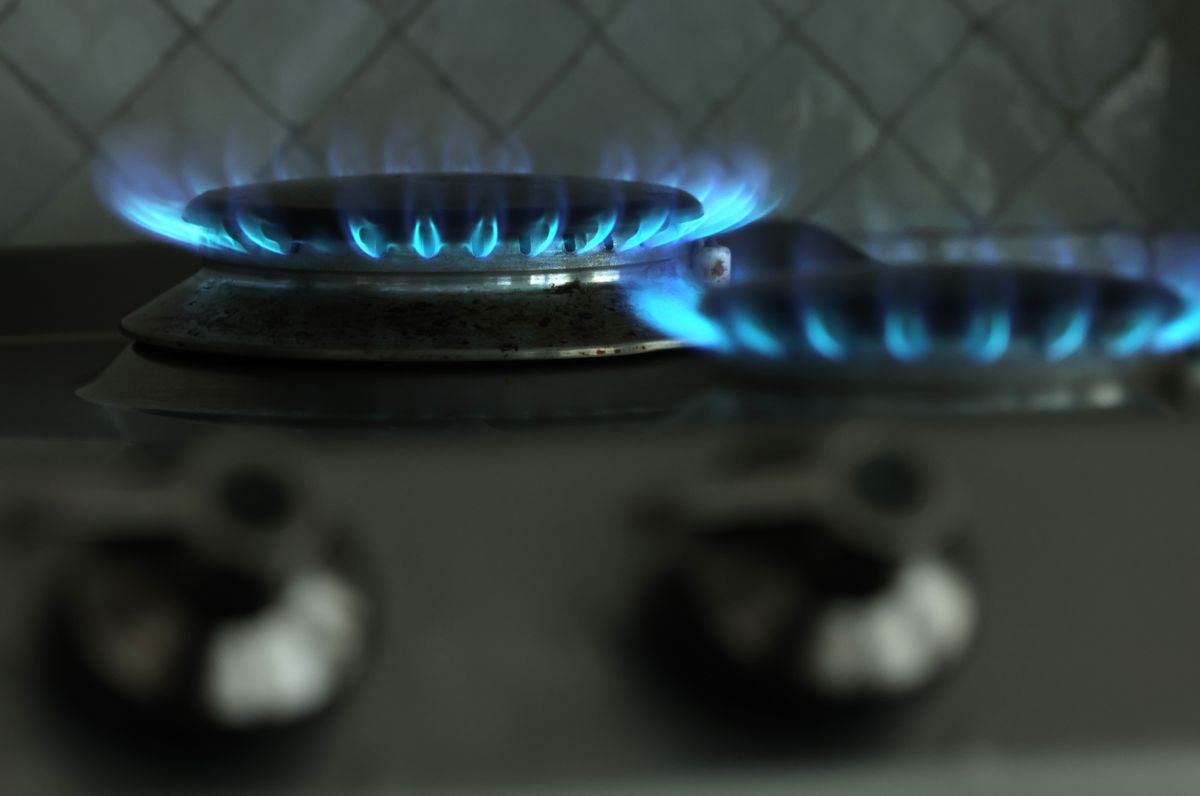 Analysis: Why federal regulators are considering new safety rules for gas stoves