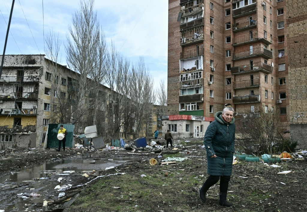 Russia launches 'massive attack' in east Ukraine, 6 killed